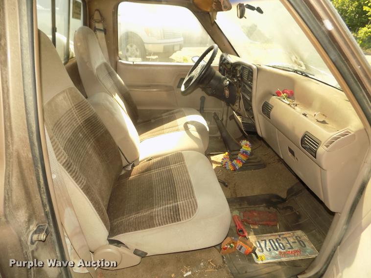 image for item DA3016 1992 Ford Ranger XLT pickup truck