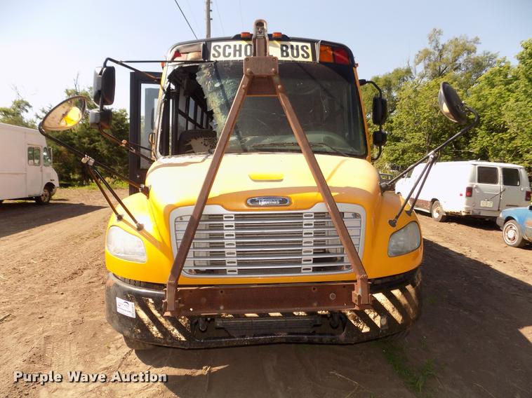 image for item DA3018 2008 Freightliner B2 school bus