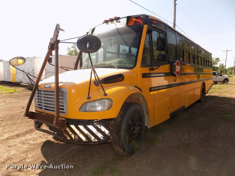 image for item DA3018 2008 Freightliner B2 school bus