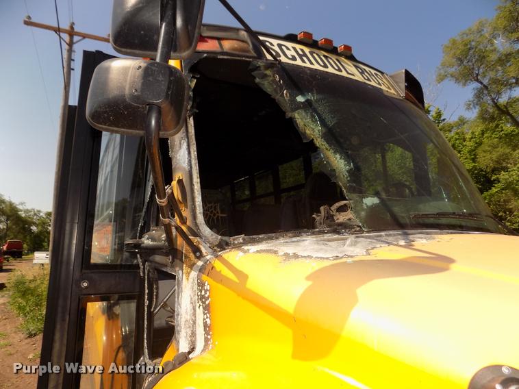 image for item DA3018 2008 Freightliner B2 school bus