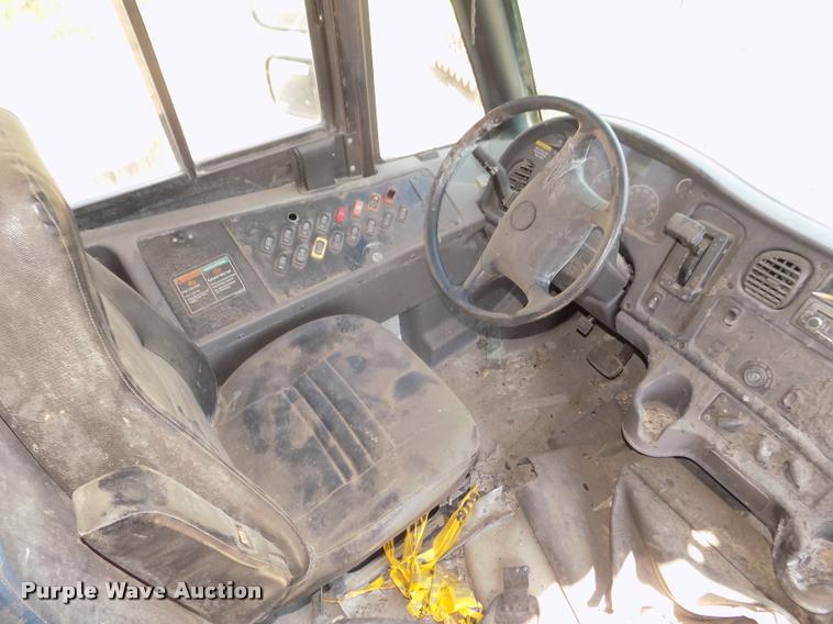 image for item DA3018 2008 Freightliner B2 school bus