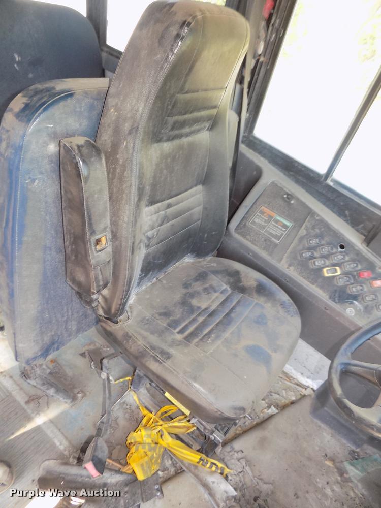 image for item DA3018 2008 Freightliner B2 school bus