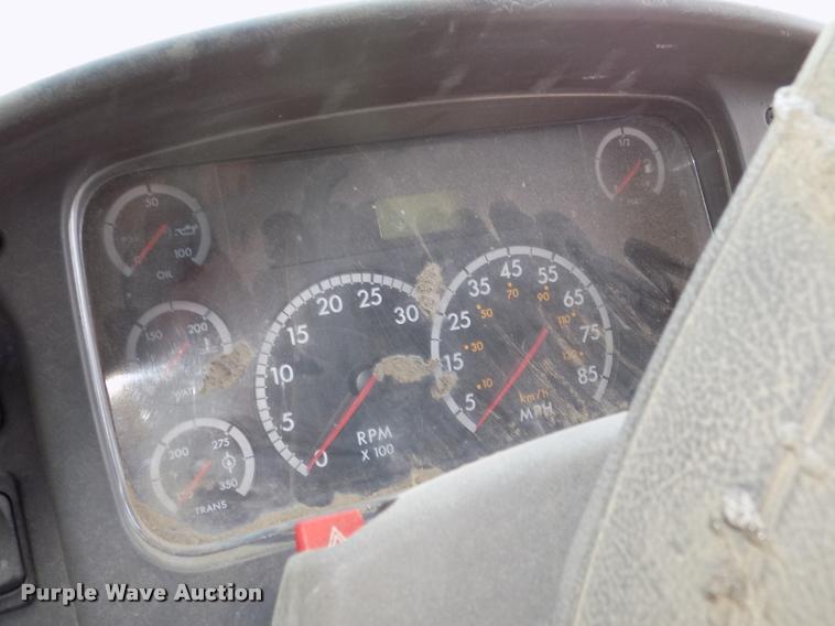 image for item DA3018 2008 Freightliner B2 school bus