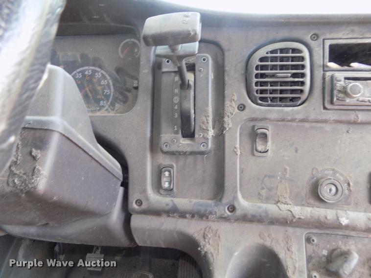 image for item DA3018 2008 Freightliner B2 school bus