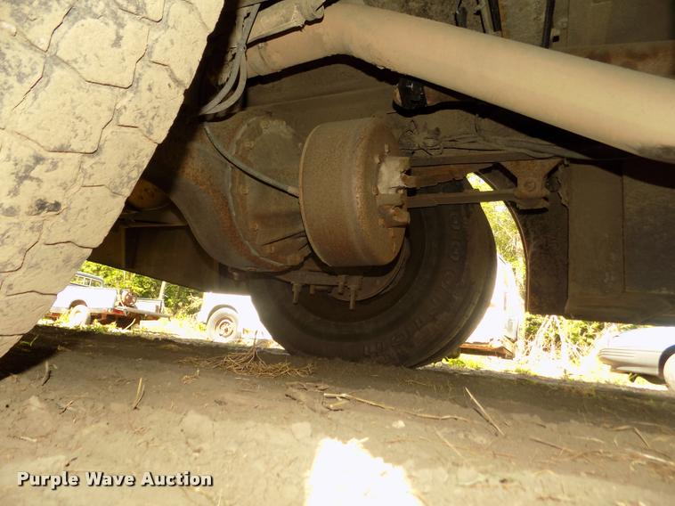 image for item DA3018 2008 Freightliner B2 school bus