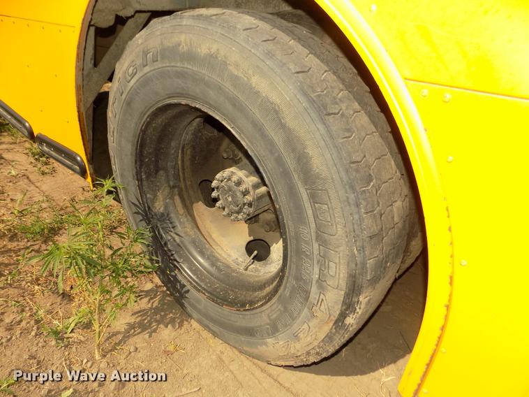 image for item DA3018 2008 Freightliner B2 school bus