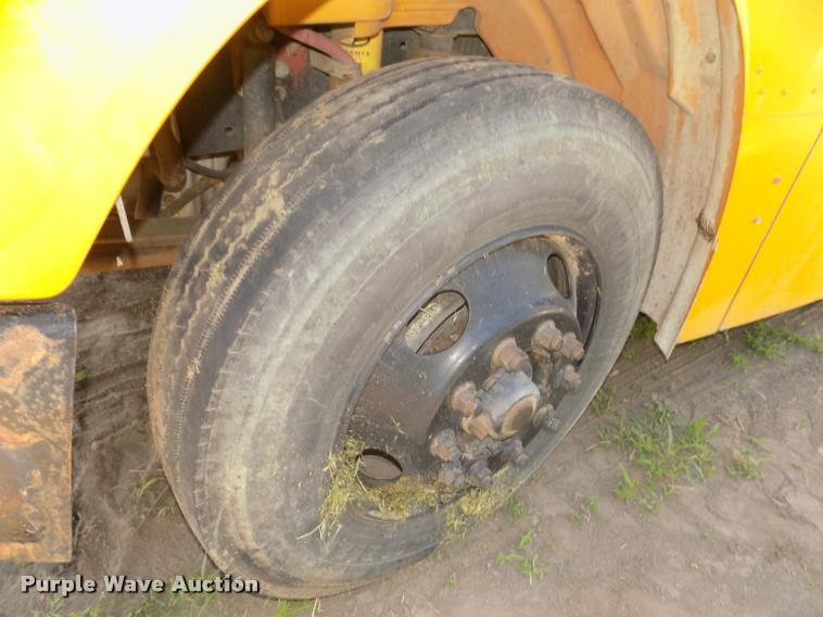 image for item DA3018 2008 Freightliner B2 school bus