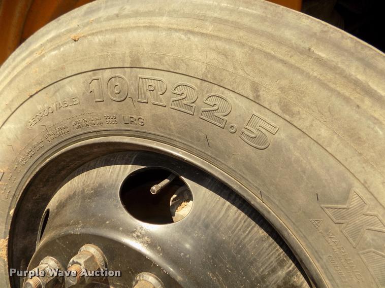 image for item DA3018 2008 Freightliner B2 school bus