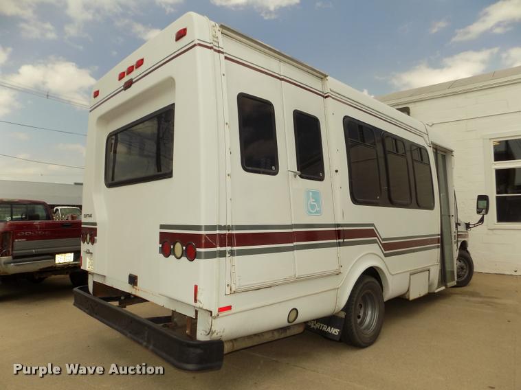 image for item DA3022 2004 Ford E450 Super Duty shuttle bus