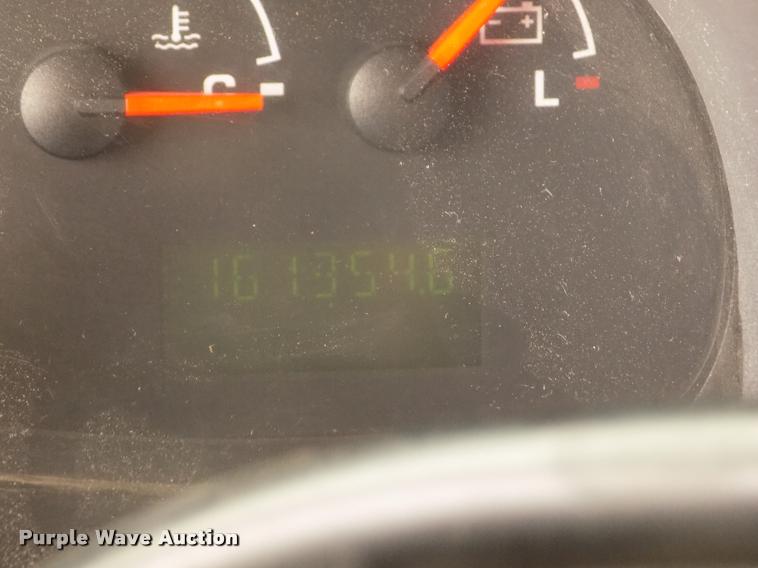 image for item DA3022 2004 Ford E450 Super Duty shuttle bus