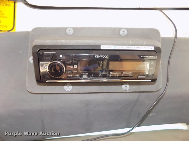 image for item DA3022 2004 Ford E450 Super Duty shuttle bus