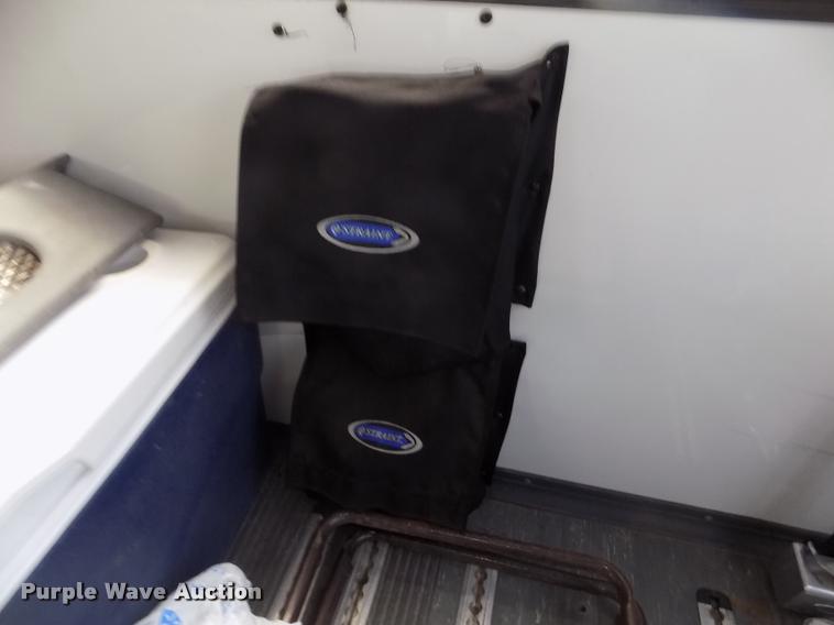 image for item DA3022 2004 Ford E450 Super Duty shuttle bus