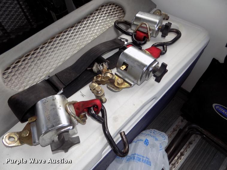 image for item DA3022 2004 Ford E450 Super Duty shuttle bus