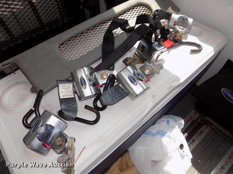 image for item DA3022 2004 Ford E450 Super Duty shuttle bus