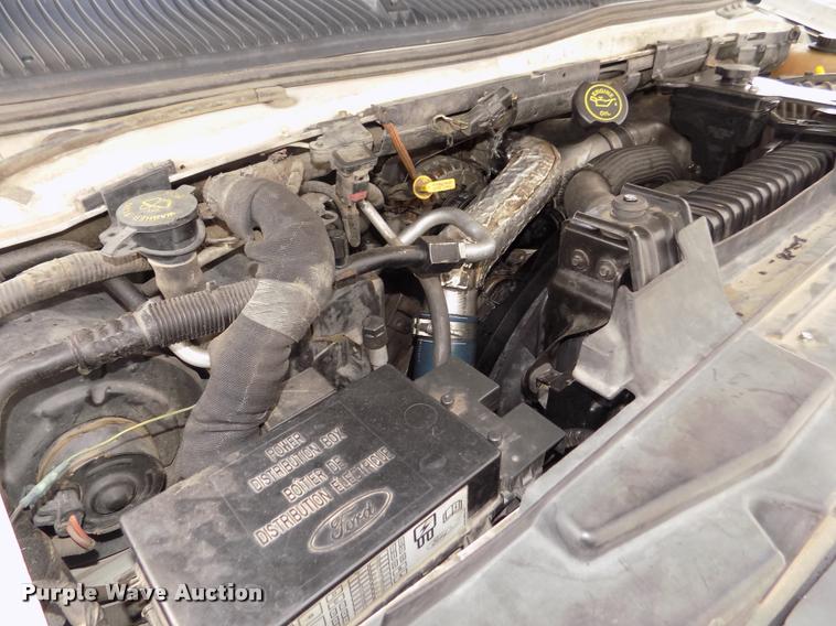 image for item DA3022 2004 Ford E450 Super Duty shuttle bus