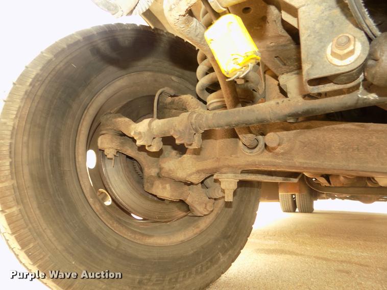 image for item DA3022 2004 Ford E450 Super Duty shuttle bus