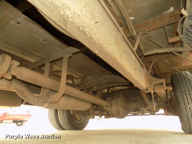 image for item DA3022 2004 Ford E450 Super Duty shuttle bus