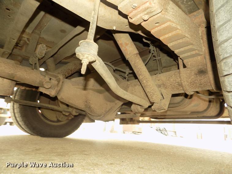 image for item DA3022 2004 Ford E450 Super Duty shuttle bus