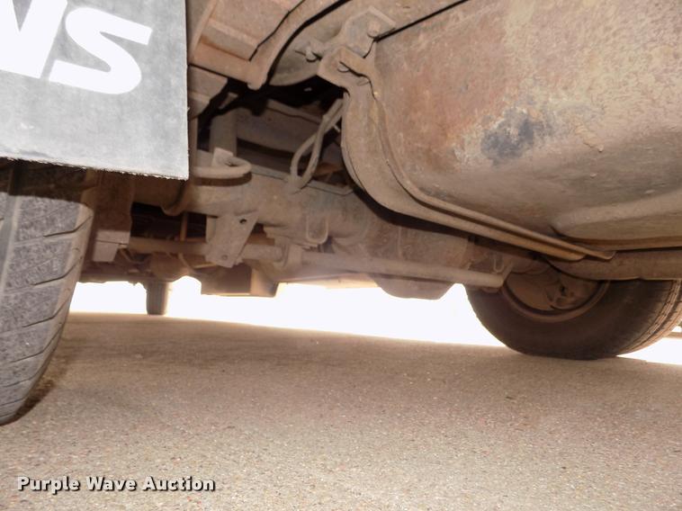 image for item DA3022 2004 Ford E450 Super Duty shuttle bus