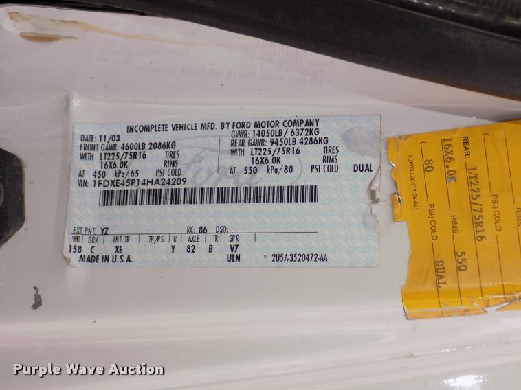 image for item DA3022 2004 Ford E450 Super Duty shuttle bus