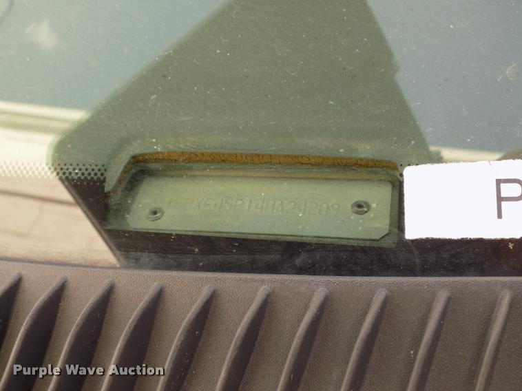 image for item DA3022 2004 Ford E450 Super Duty shuttle bus