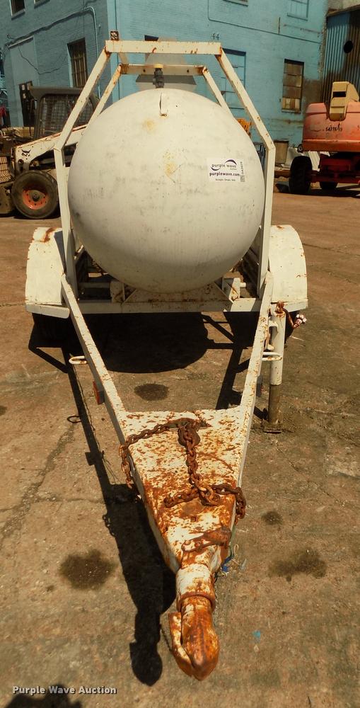 image for item DA3028 Propane tank trailer