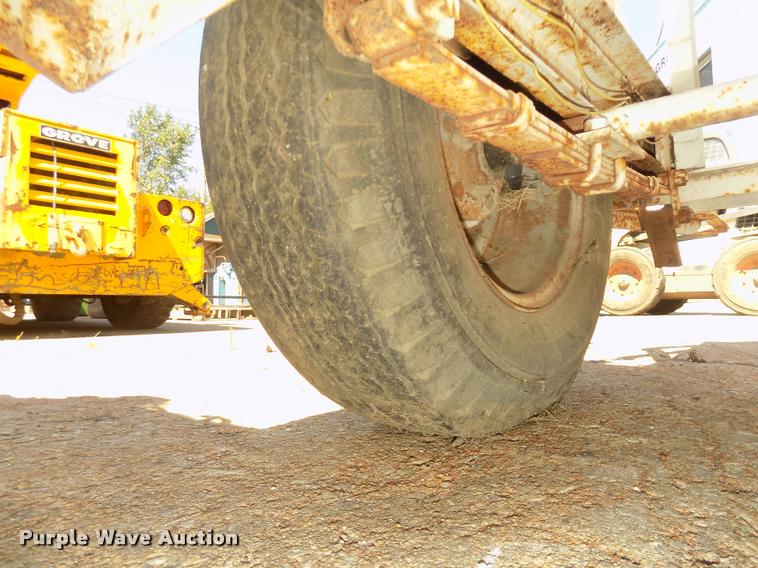 image for item DA3028 Propane tank trailer