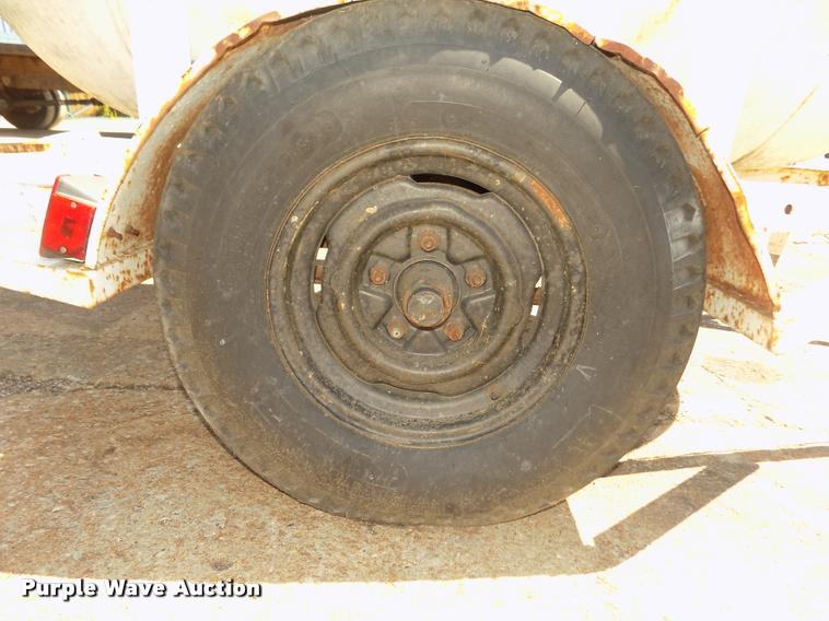 image for item DA3028 Propane tank trailer