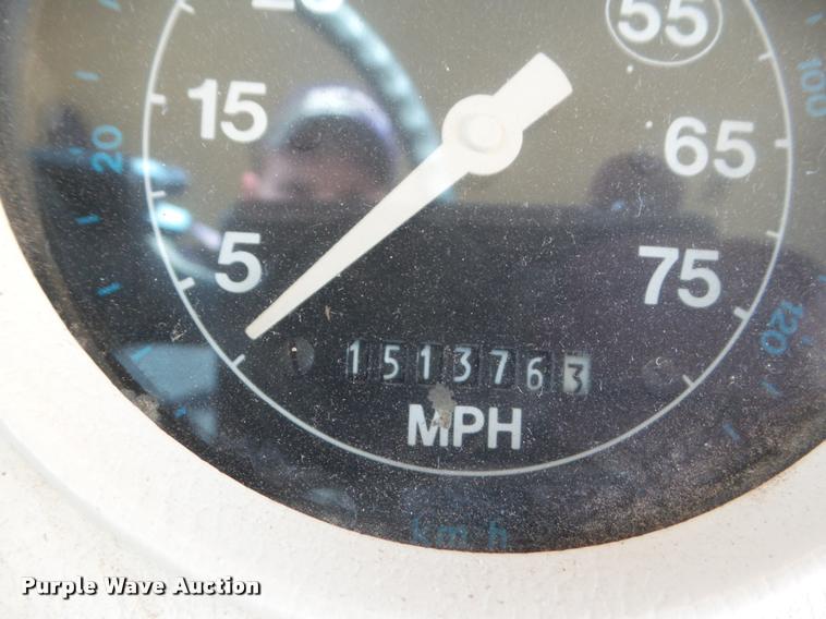 image for item DA5073 1993 Ford B700 school bus