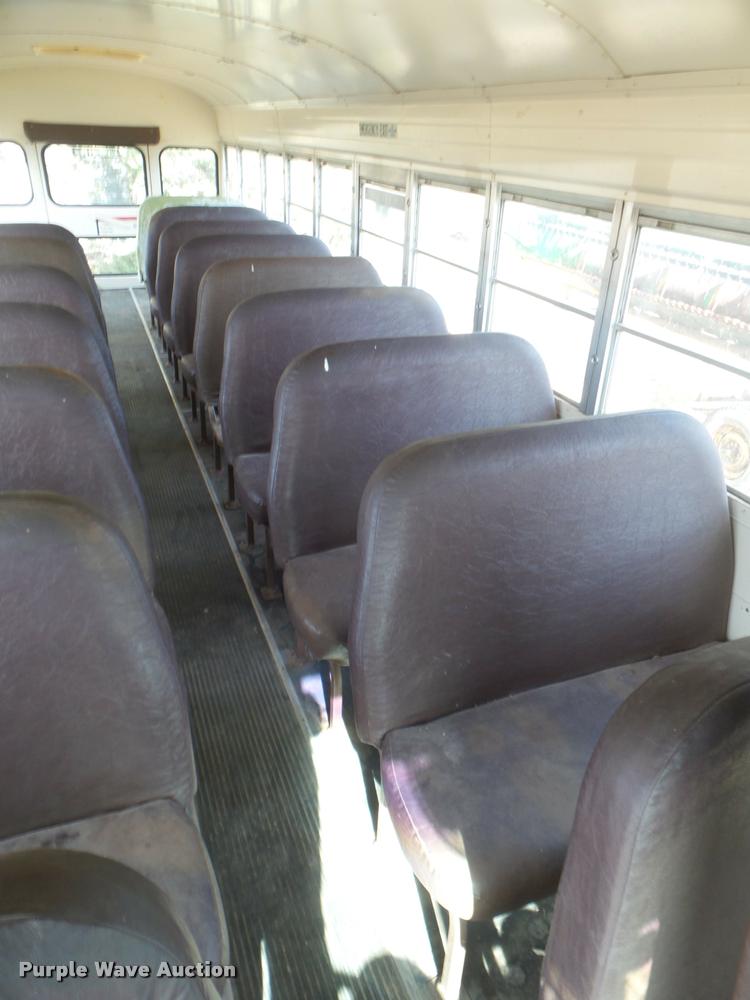 image for item DA5073 1993 Ford B700 school bus