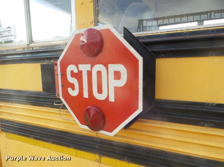 image for item DA5073 1993 Ford B700 school bus
