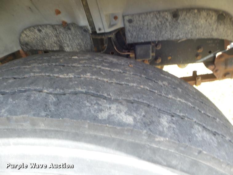 image for item DA5073 1993 Ford B700 school bus