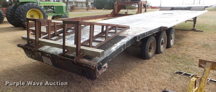 image for item DA5079 1980 Midcab drop deck trailer
