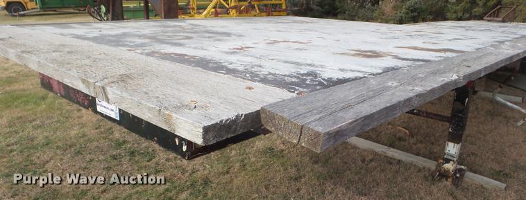 image for item DA5079 1980 Midcab drop deck trailer