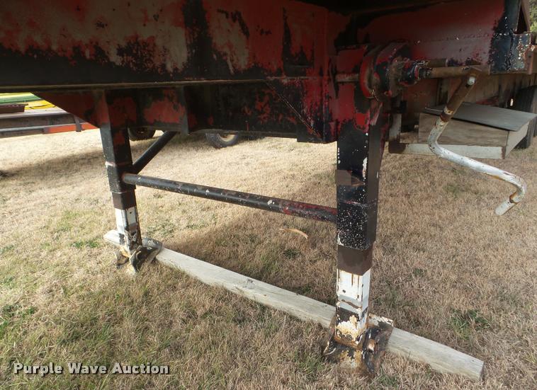 image for item DA5079 1980 Midcab drop deck trailer