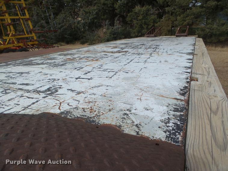 image for item DA5079 1980 Midcab drop deck trailer