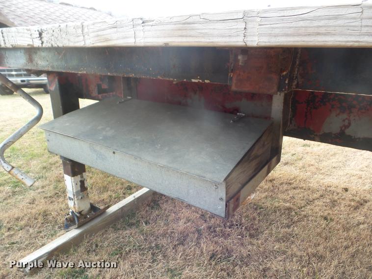 image for item DA5079 1980 Midcab drop deck trailer