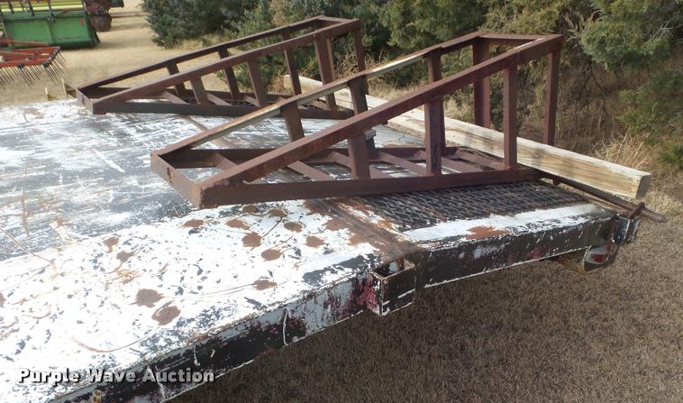 image for item DA5079 1980 Midcab drop deck trailer