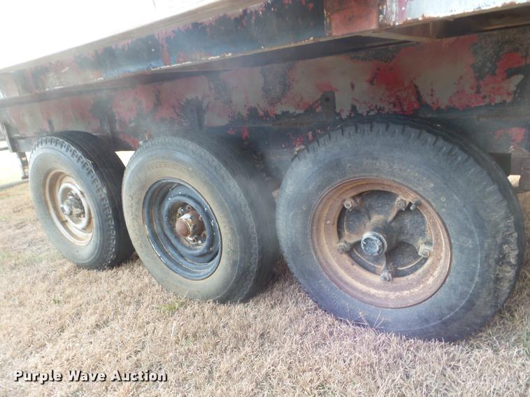 image for item DA5079 1980 Midcab drop deck trailer