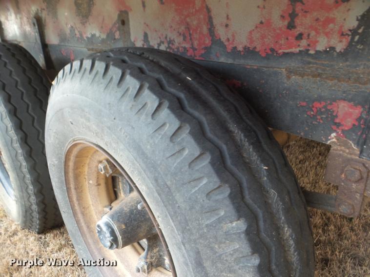 image for item DA5079 1980 Midcab drop deck trailer