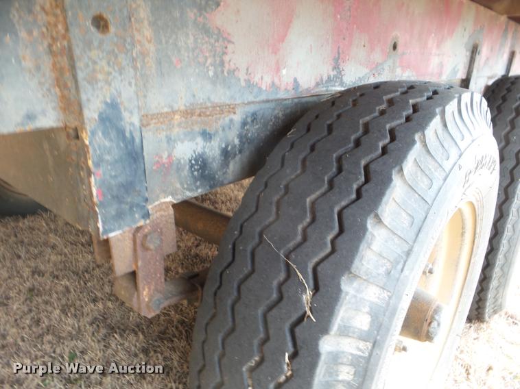 image for item DA5079 1980 Midcab drop deck trailer