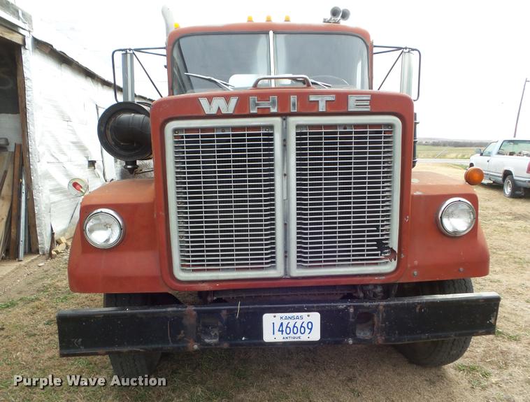 image for item DA5088 1975 White Road Boss semi truck