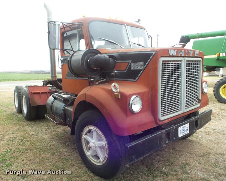 image for item DA5088 1975 White Road Boss semi truck