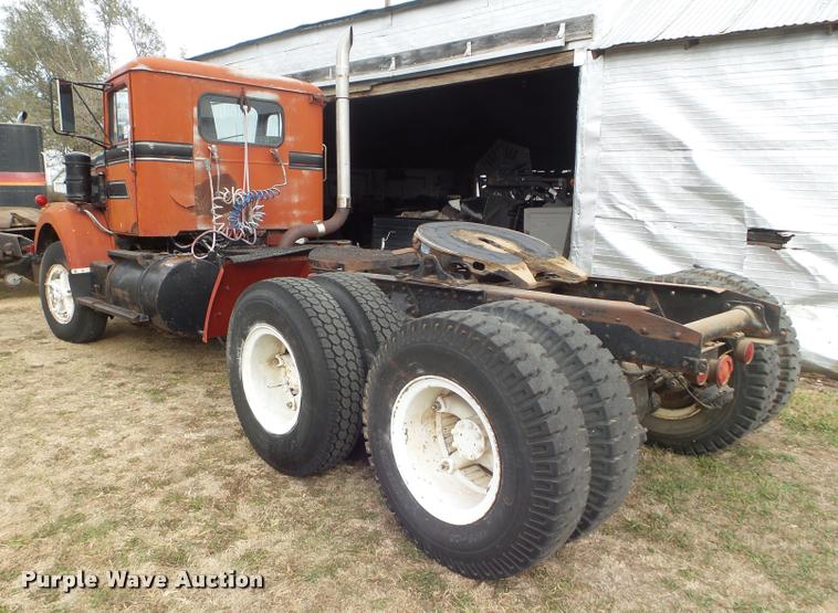 image for item DA5088 1975 White Road Boss semi truck