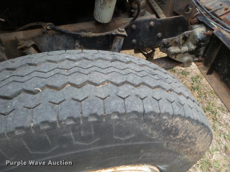 image for item DA5088 1975 White Road Boss semi truck