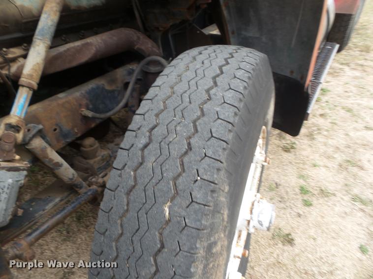 image for item DA5088 1975 White Road Boss semi truck