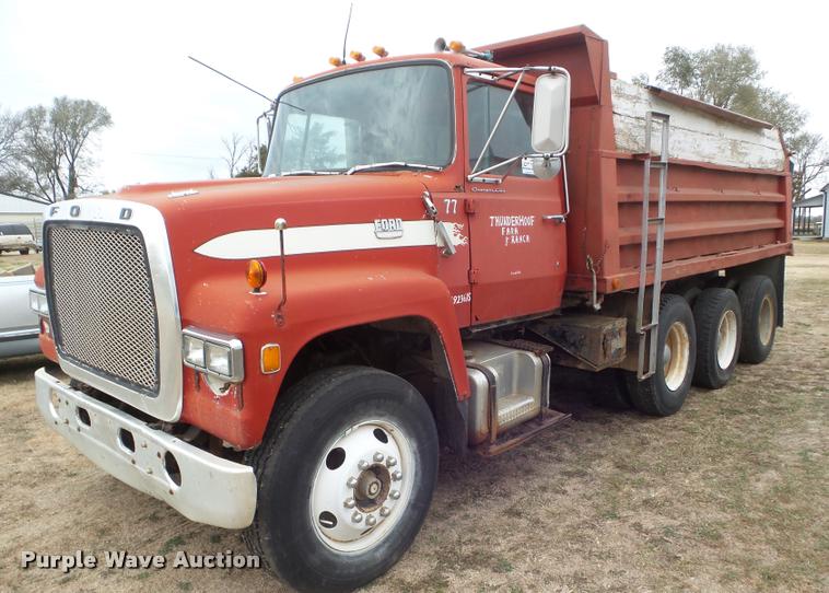 image for item DA5090 1972 Ford L9000 dump truck