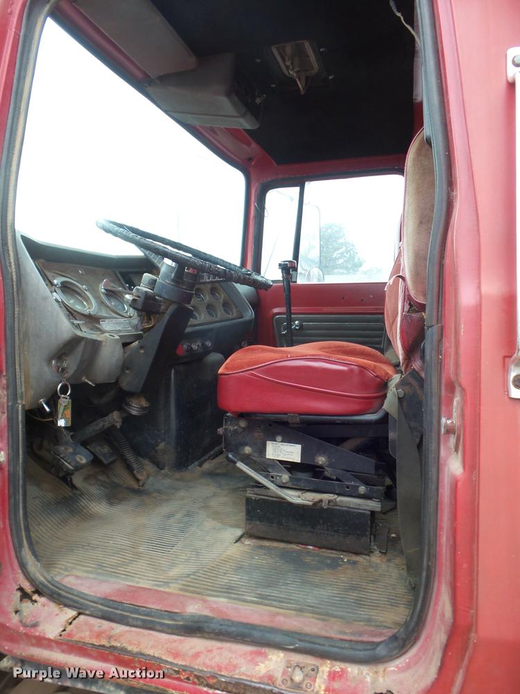 image for item DA5090 1972 Ford L9000 dump truck