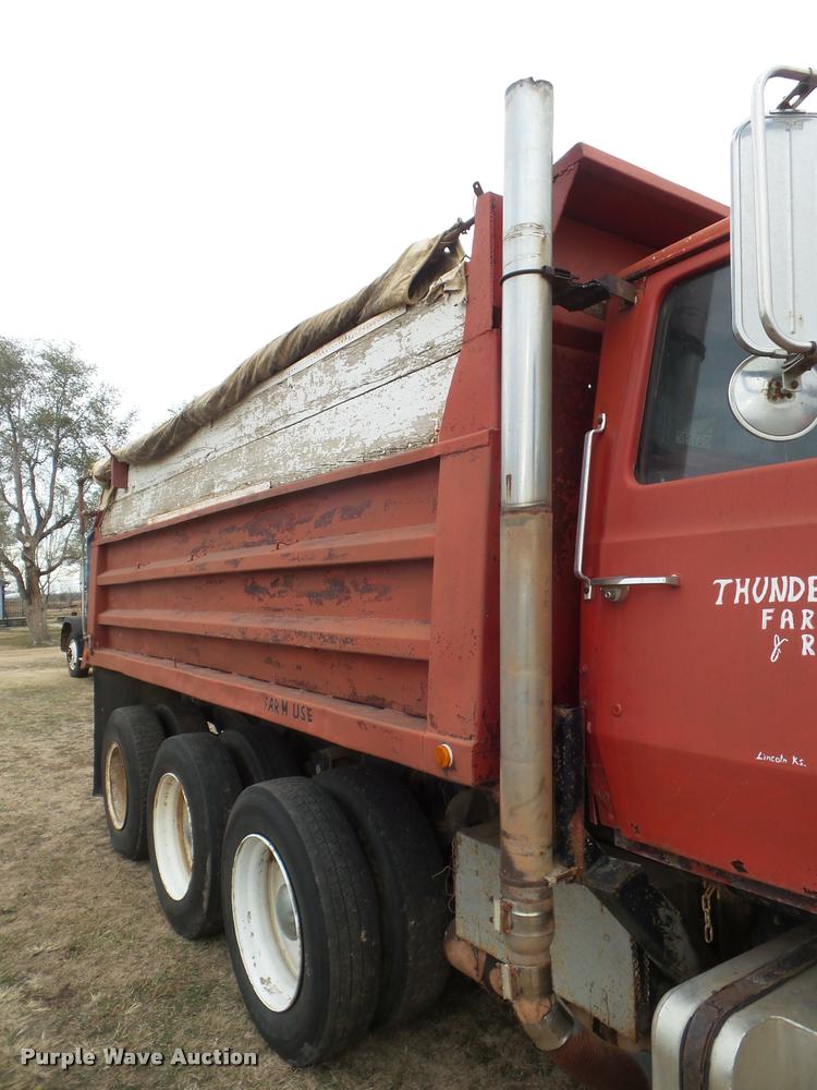 image for item DA5090 1972 Ford L9000 dump truck