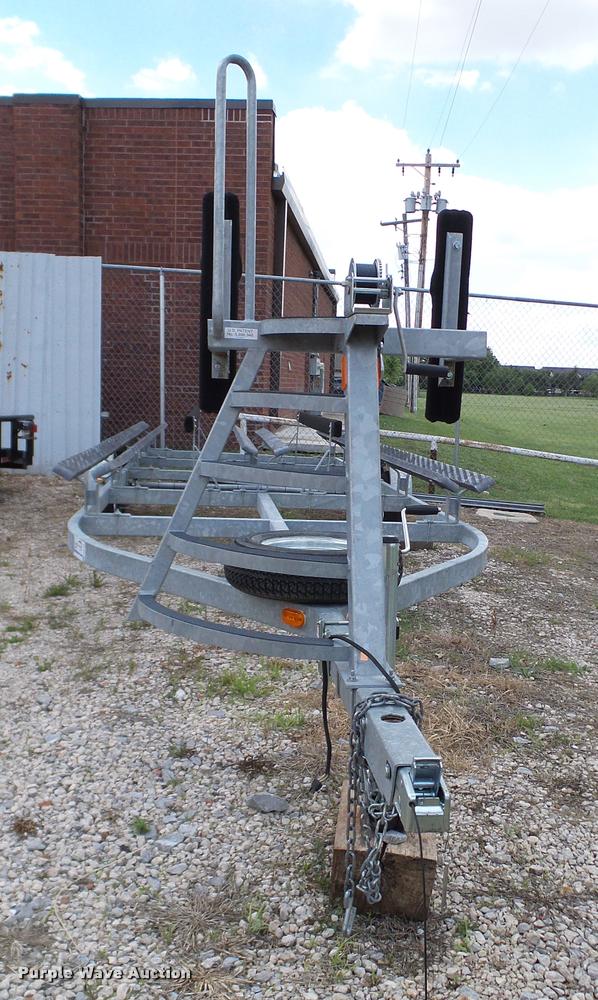 image for item DA6158 2014 Bear Mfg. boat trailer